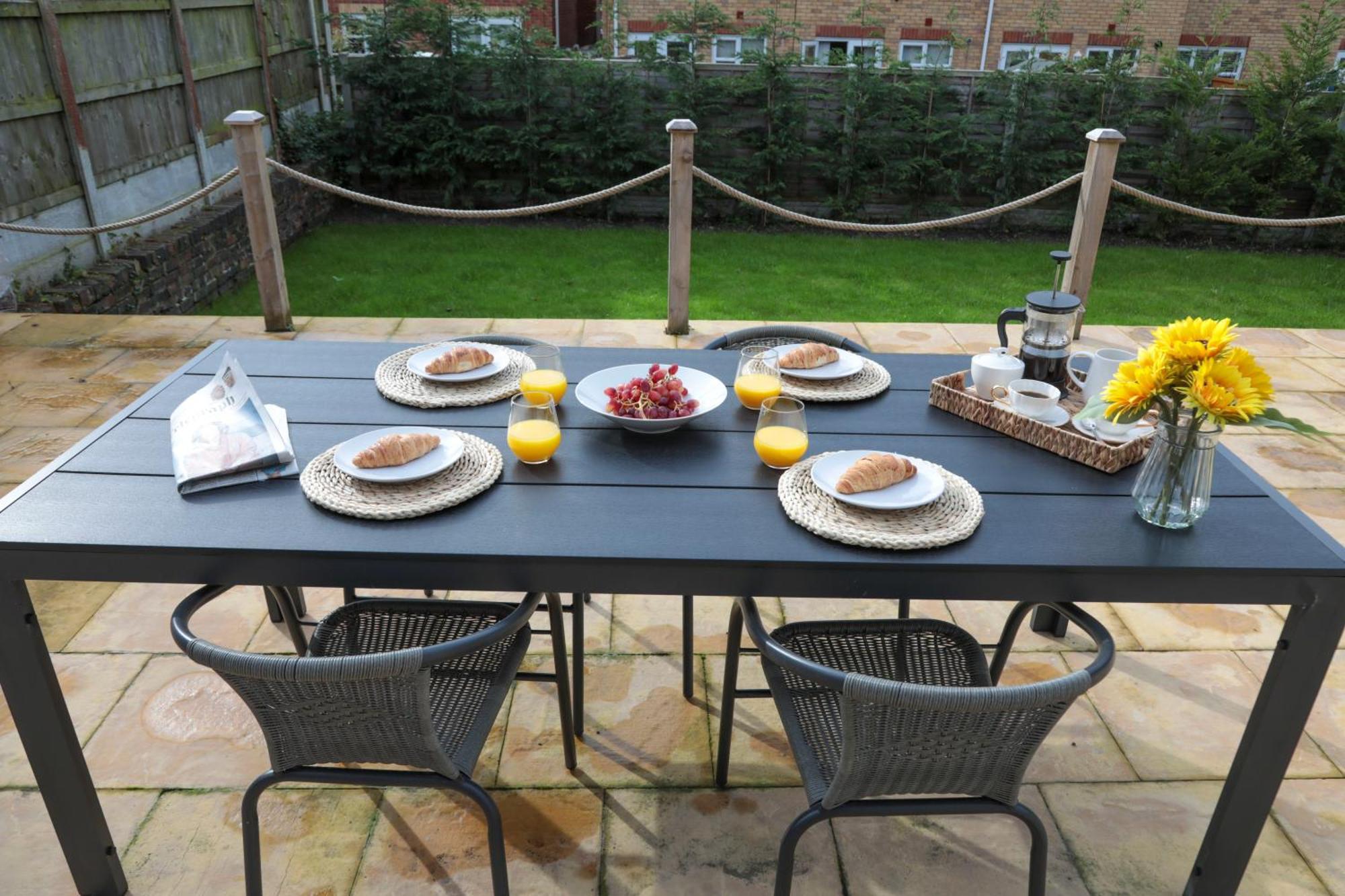 Perfect For Contractors With On Site Parking Villa Brierley Hill Eksteriør bilde