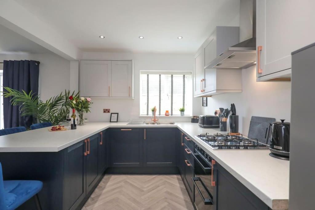 Perfect For Contractors With On Site Parking Villa Brierley Hill Eksteriør bilde