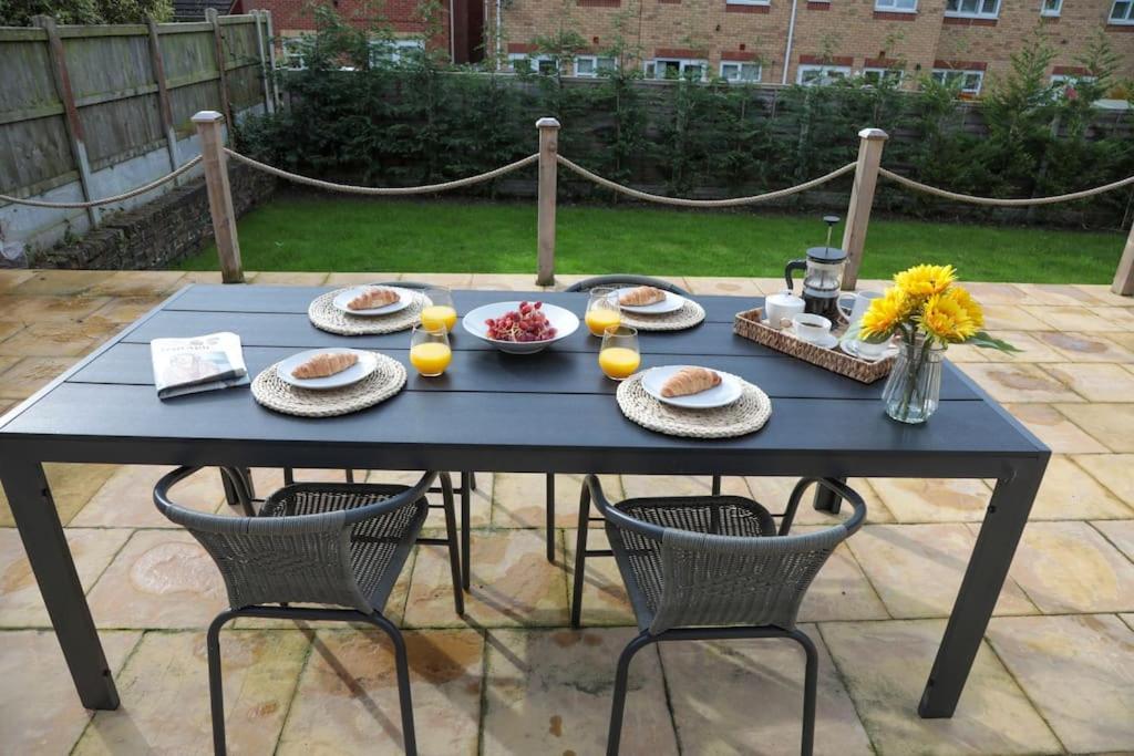 Perfect For Contractors With On Site Parking Villa Brierley Hill Eksteriør bilde